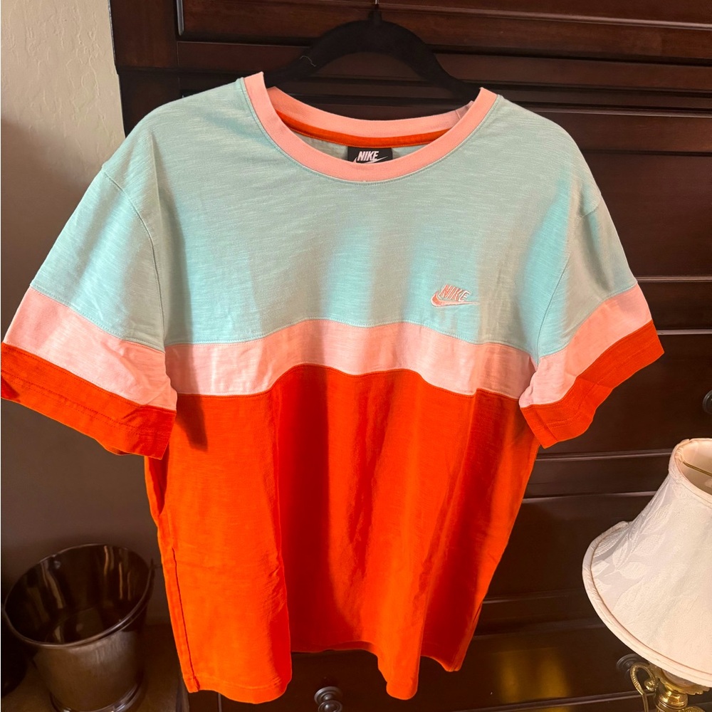 Beautiful combined color Xl excellent condition NIKE